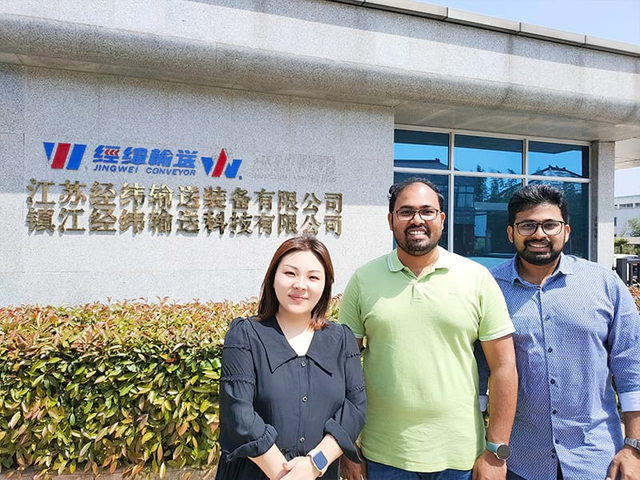 overseas customer learning about screw conveyor parts